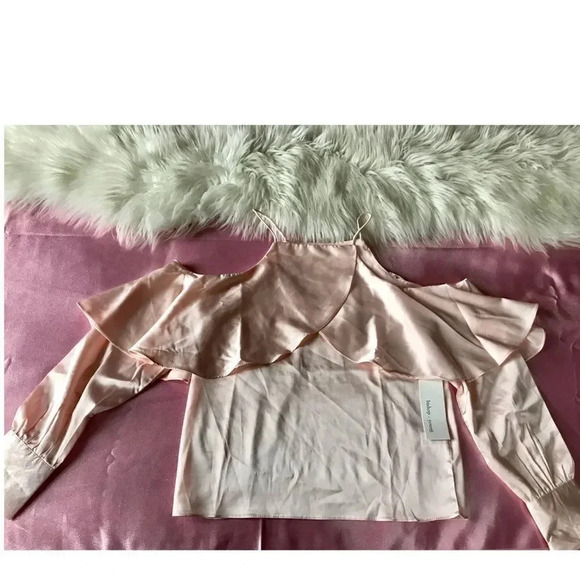 Bishop + Young blush MIA cold shoulder blouse - Picture 4 of 8